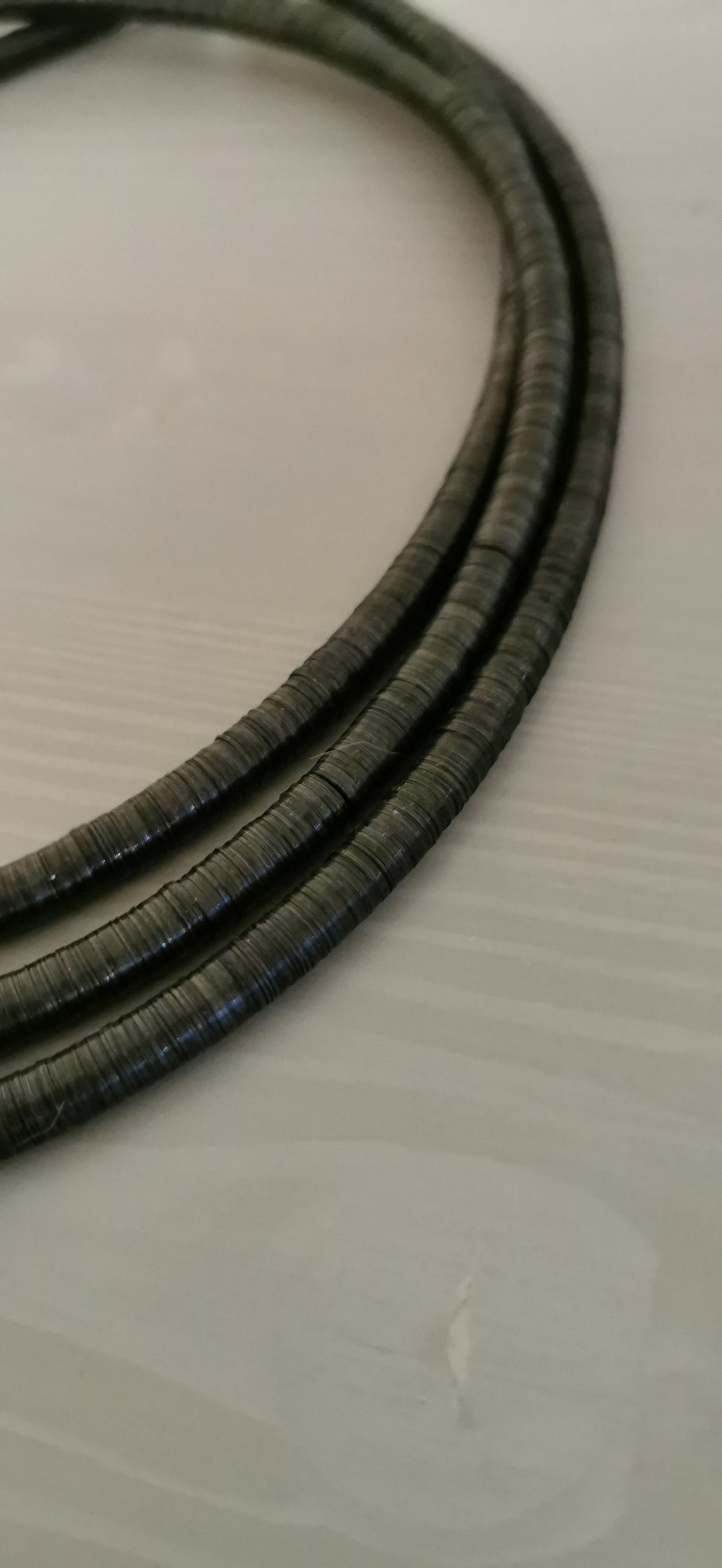 Colar Tejo slim longo preto