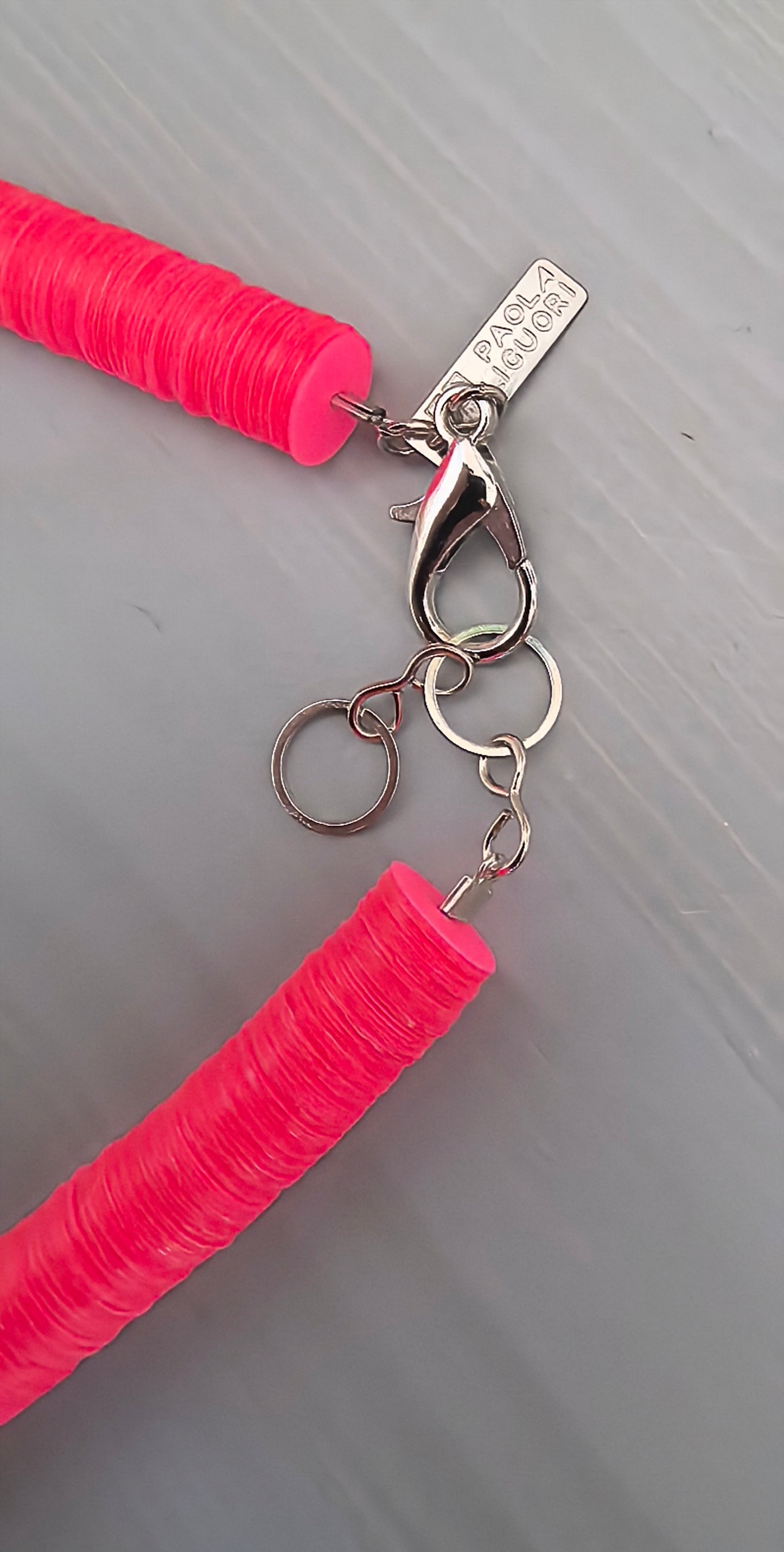 Round neon pink necklace