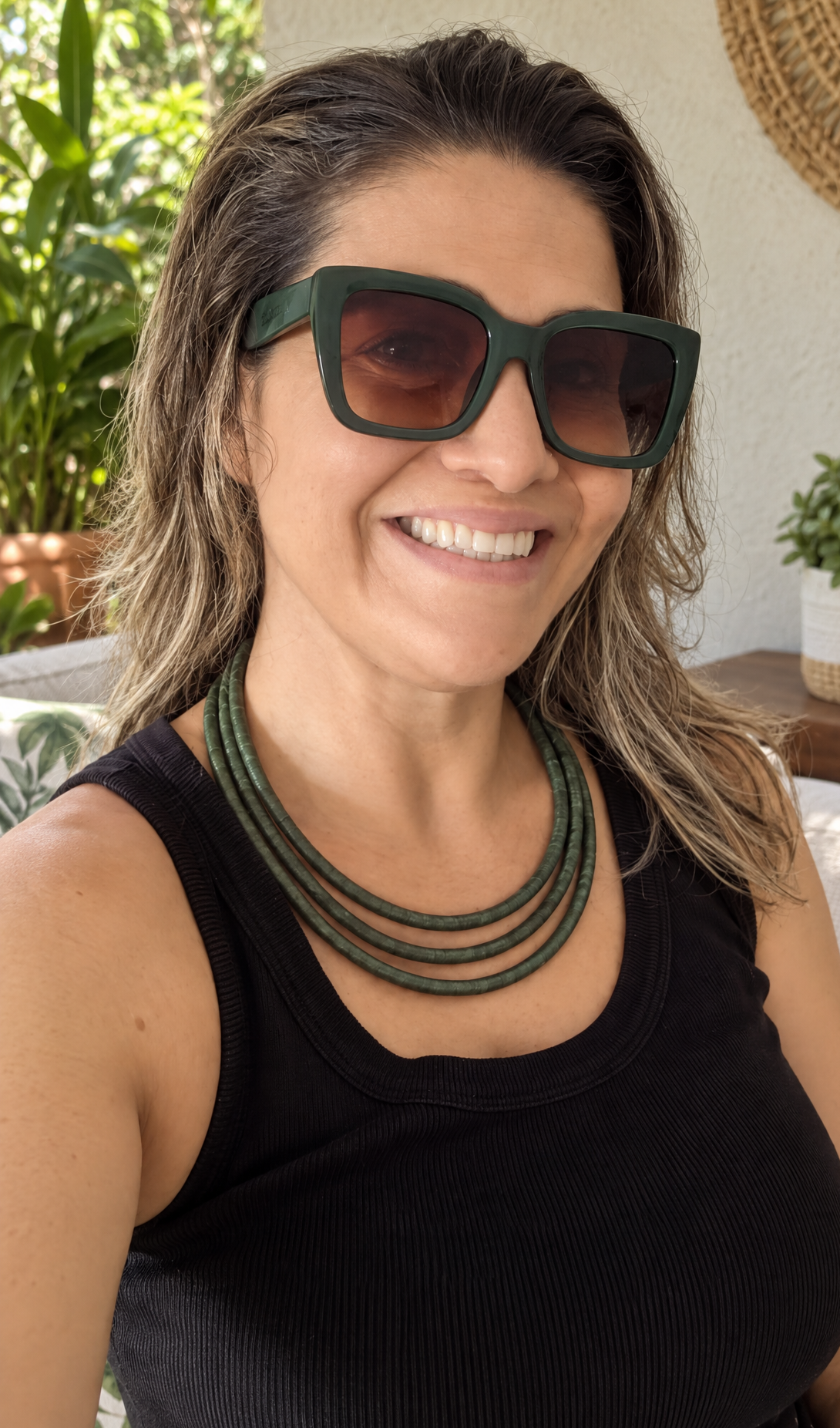 Long moss green slim Tejo necklace