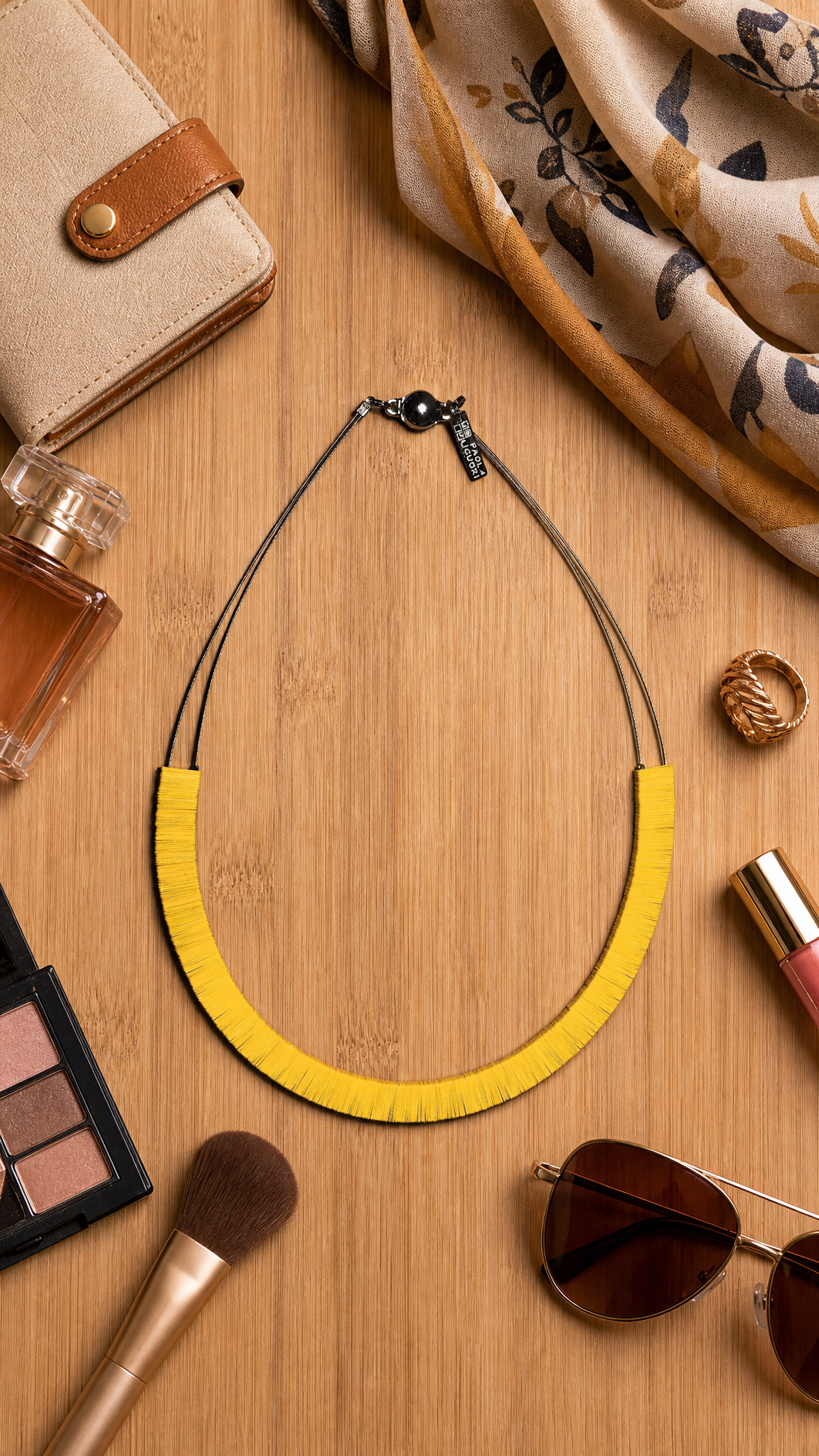 Slim yellow necklace