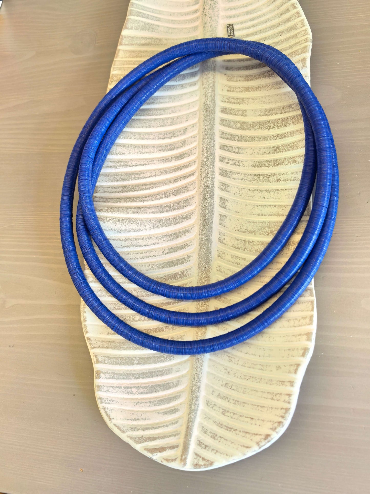 Colar longo azul royal